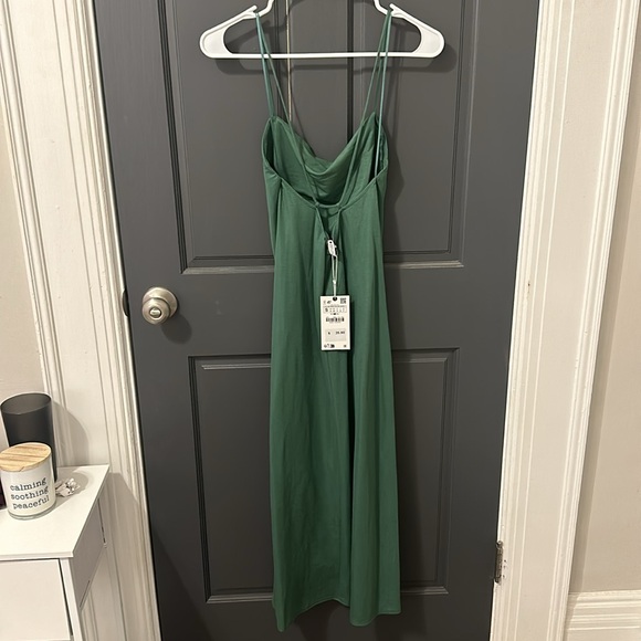 BRAND NEW green midi dress - Picture 2 of 3